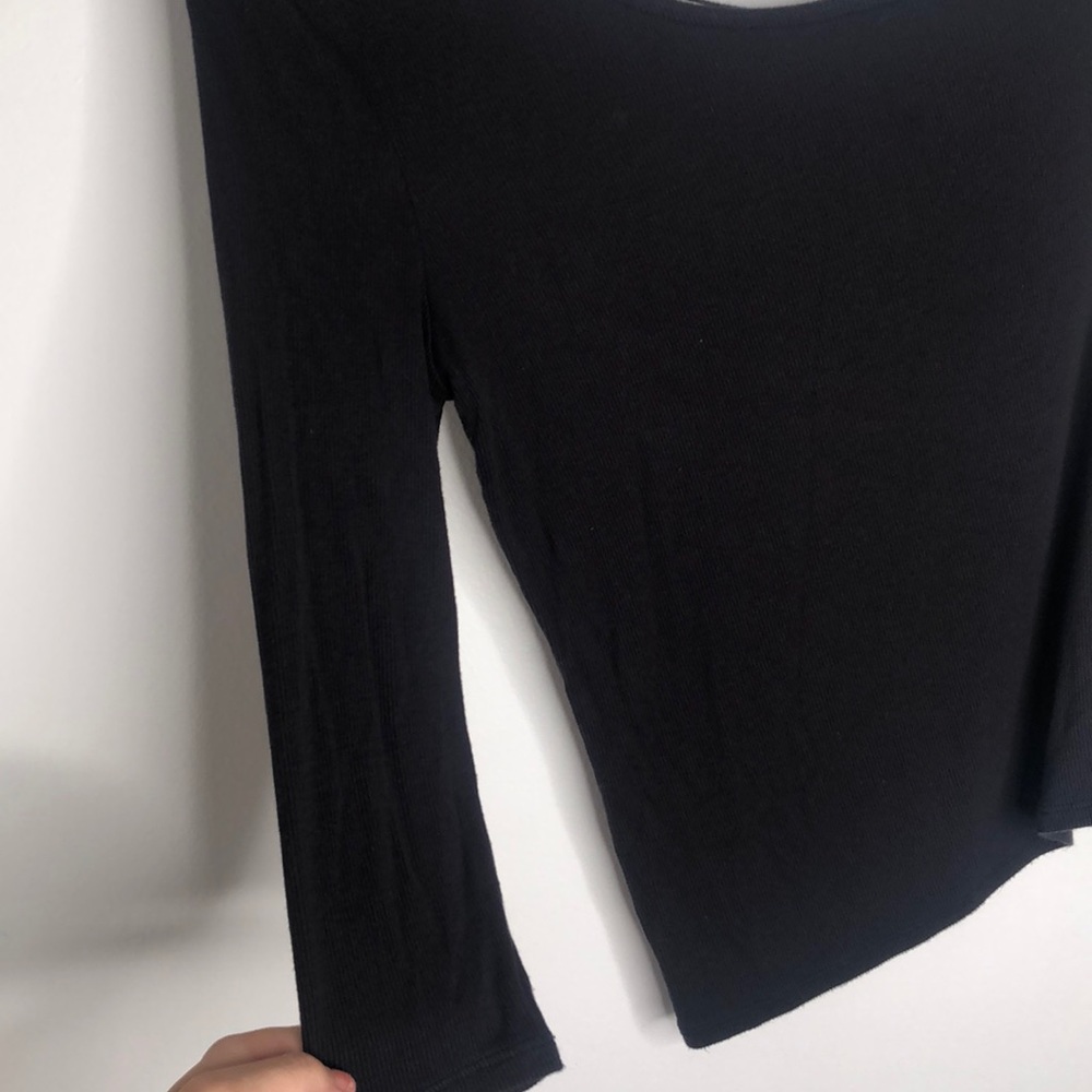 Relaxed Ribbed One Sleeve Top - Picture 3 of 4